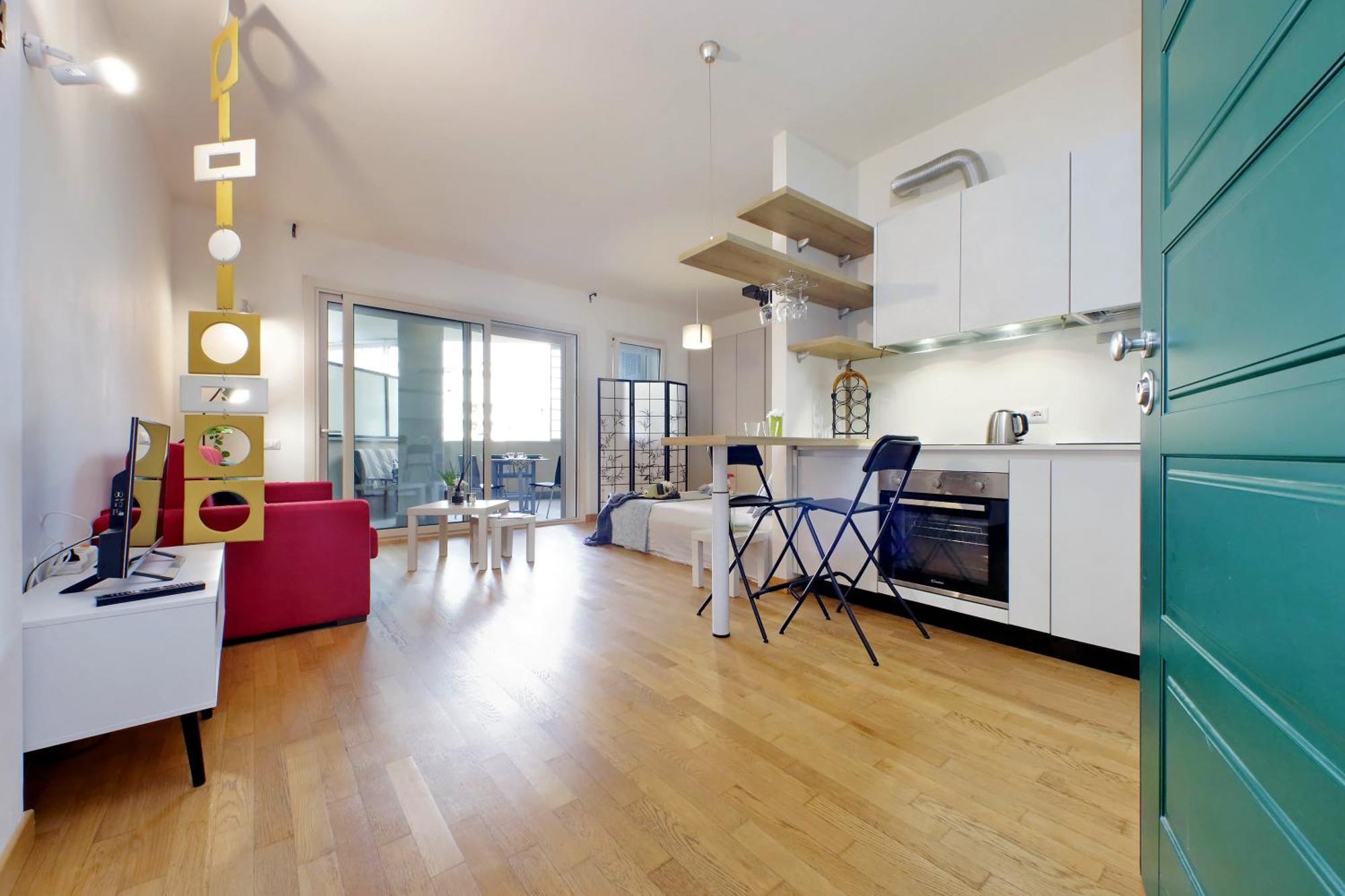 Julie's Flat Rom